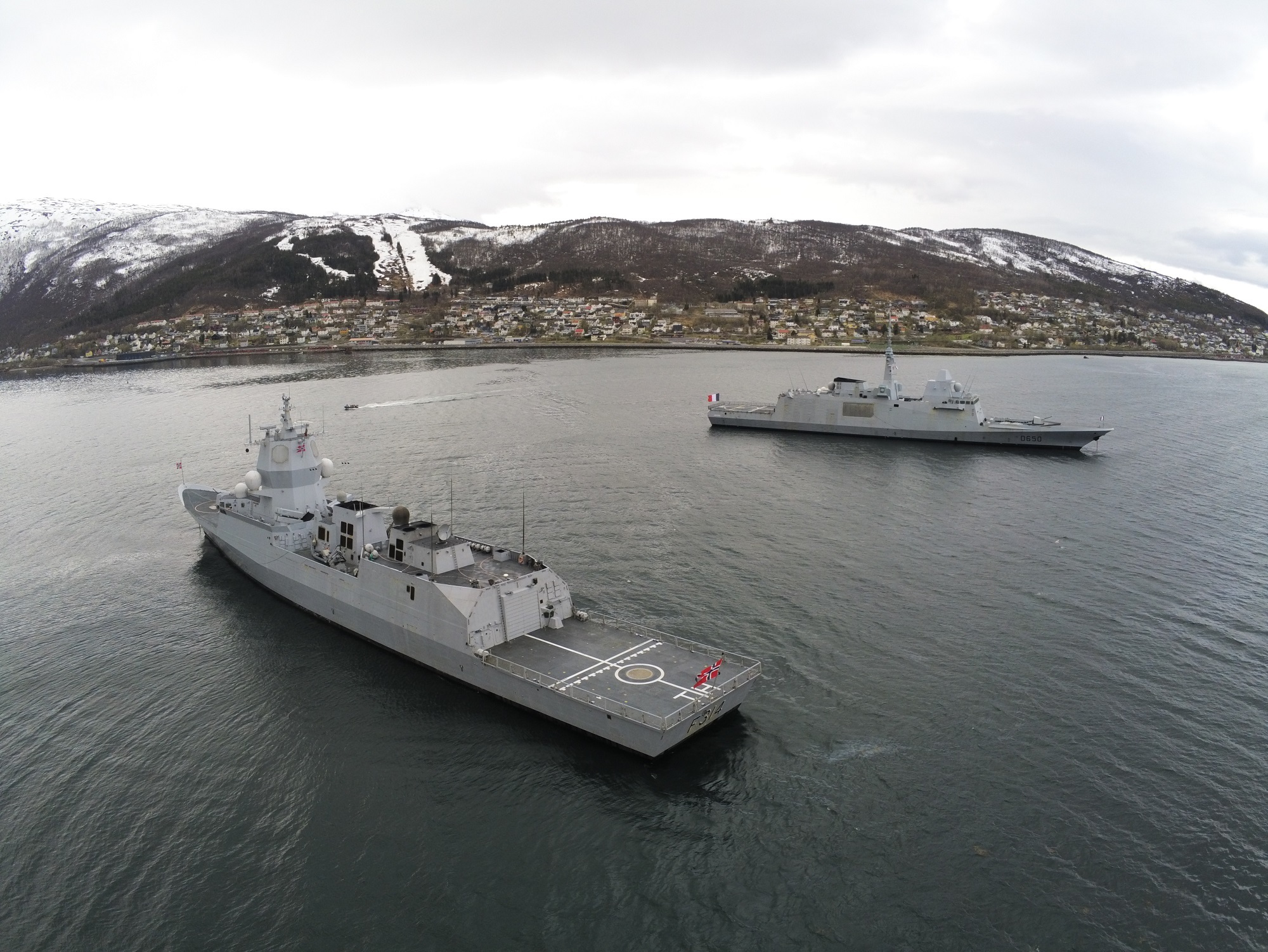 La frégate Aquitaine participe aux commémorations de la bataille de Narvik