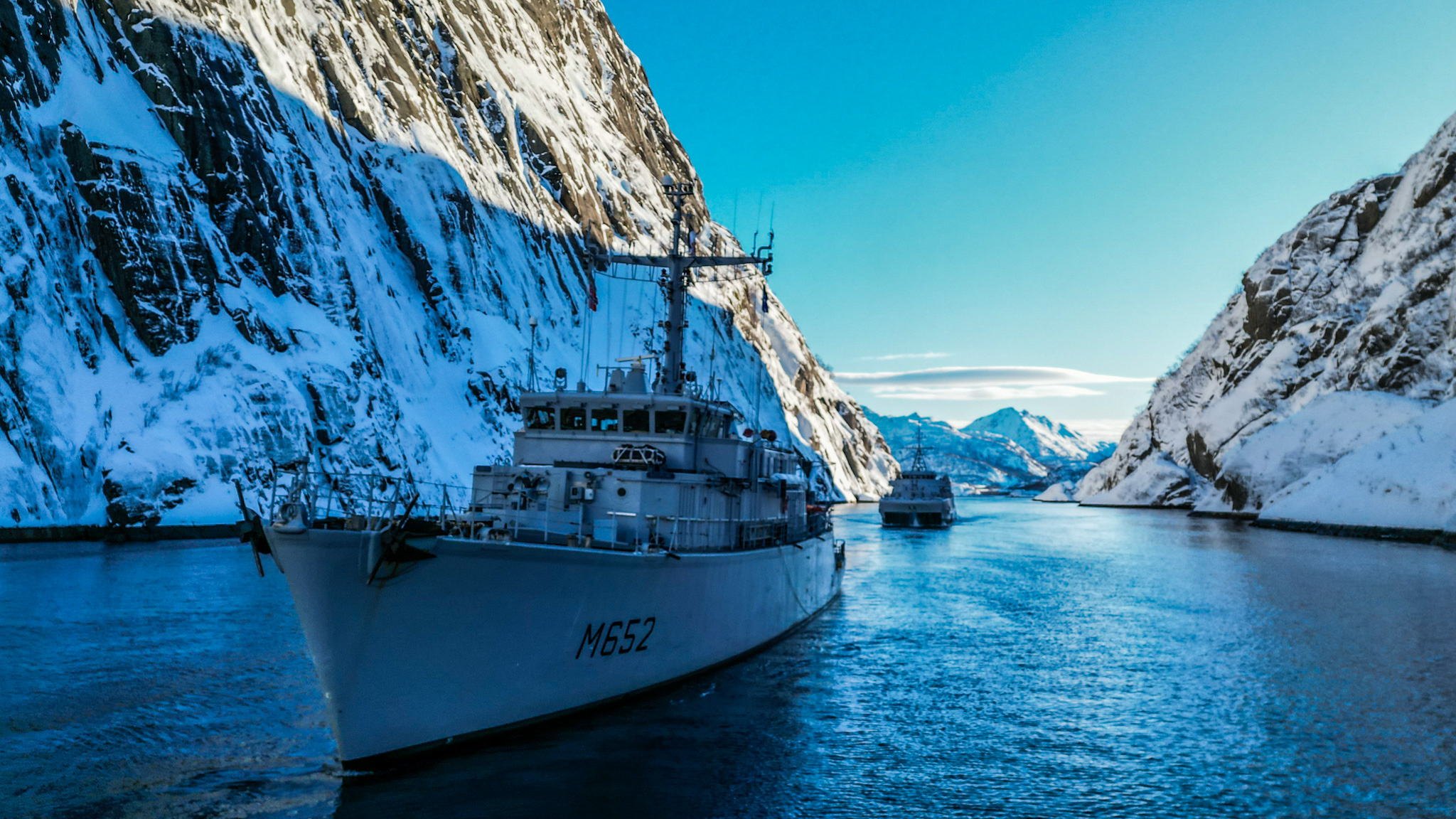 Le chasseur de mines Céphée dans les fjords de Norvège