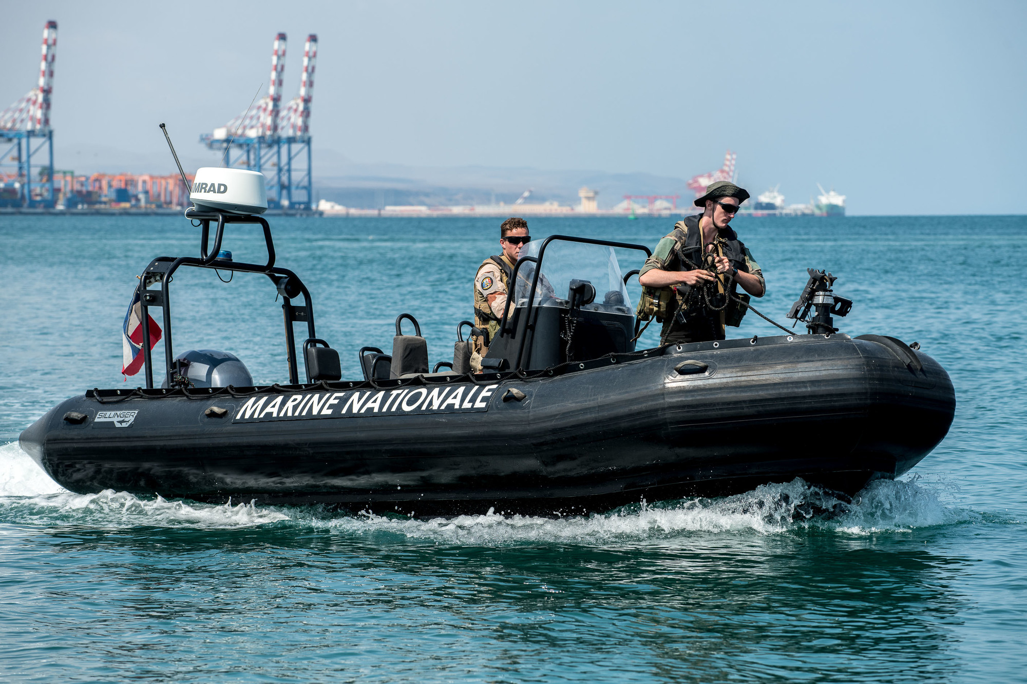 Des fusiliers-marins assurent la protection de la base navale de Djibouti