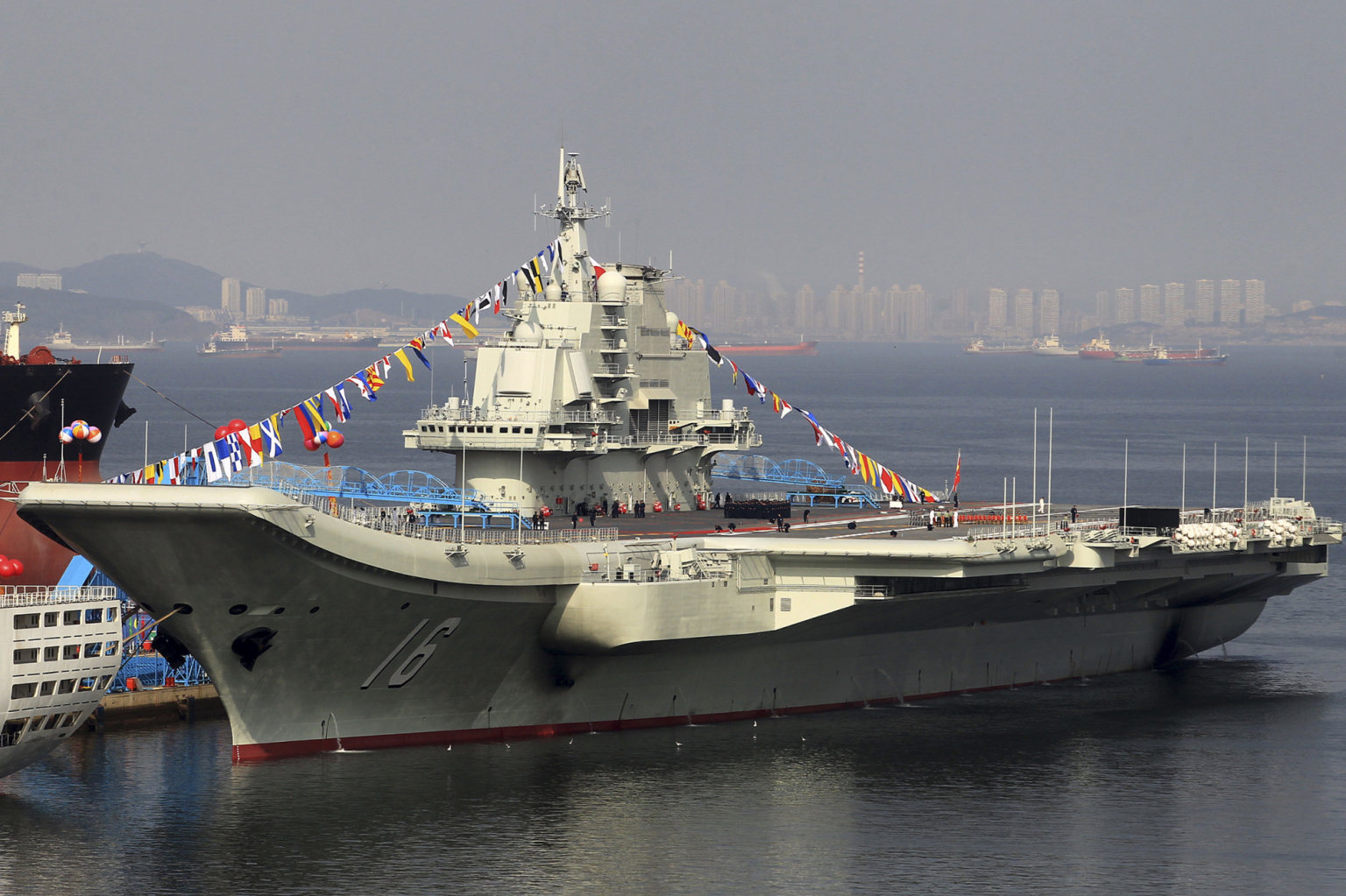 Le porte-avions chinois Liaoning