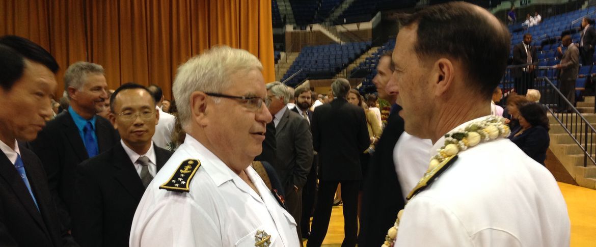 Le chef d’état-major de la marine assiste à la prise de fonction de son homologue américain