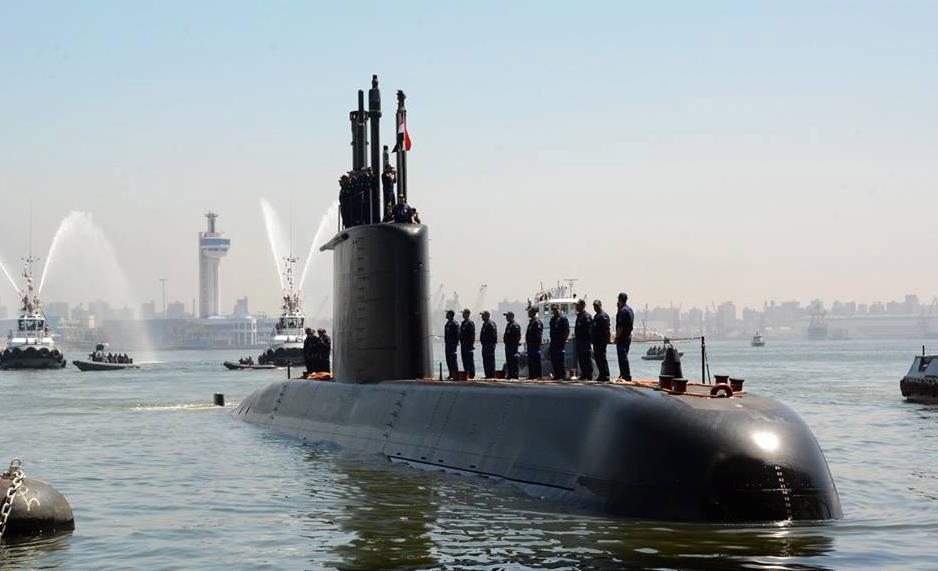 Le sous-marin égyptien S41 arrive à Alexandrie