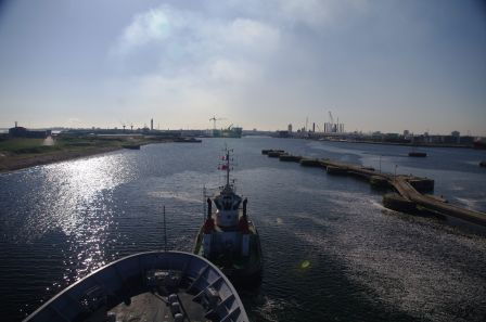 La Marne entre dans le port de Dunkerque