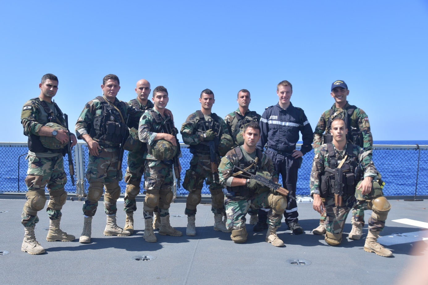 Des marins libanais visitent le Guépratte