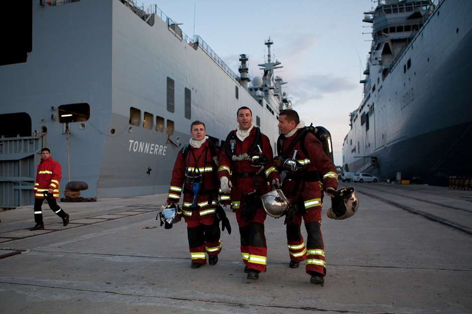 Entrainement majeur pour les marins-pompiers à bord du BPC Tonnerre