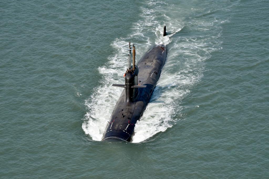 Le sous-marin indien INS Vela, lors de ses essais en mer