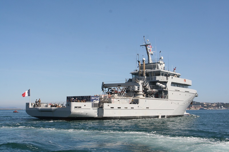 Le B2M Champlain quitte Toulon