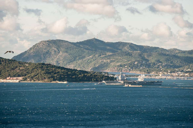 Le porte-avions « Charles de Gaulle » appareille de Toulon