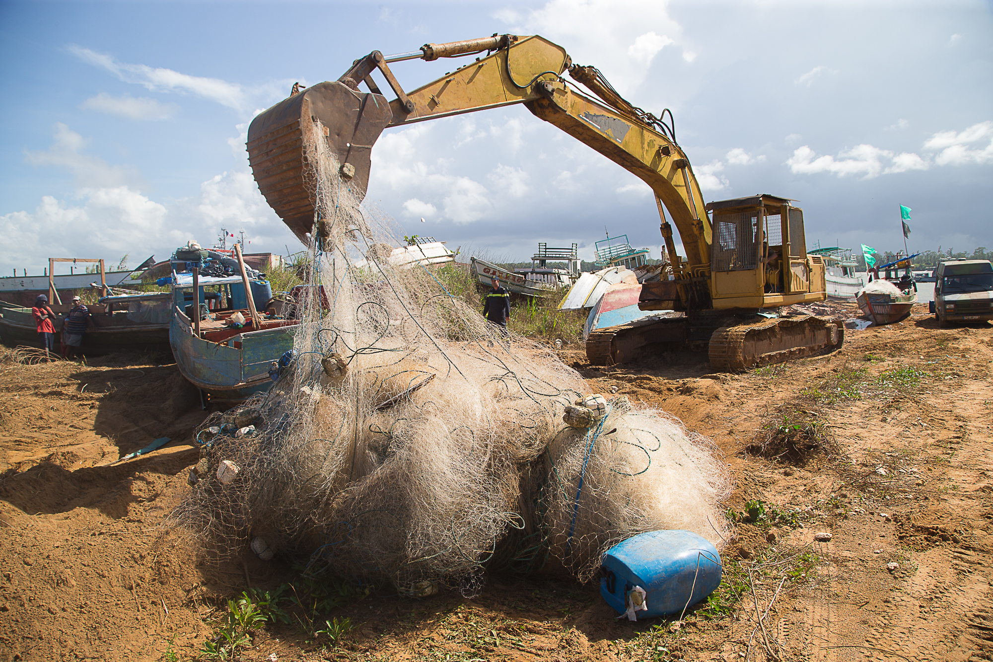 Destruction de filets ayant servi à la pêche illégale