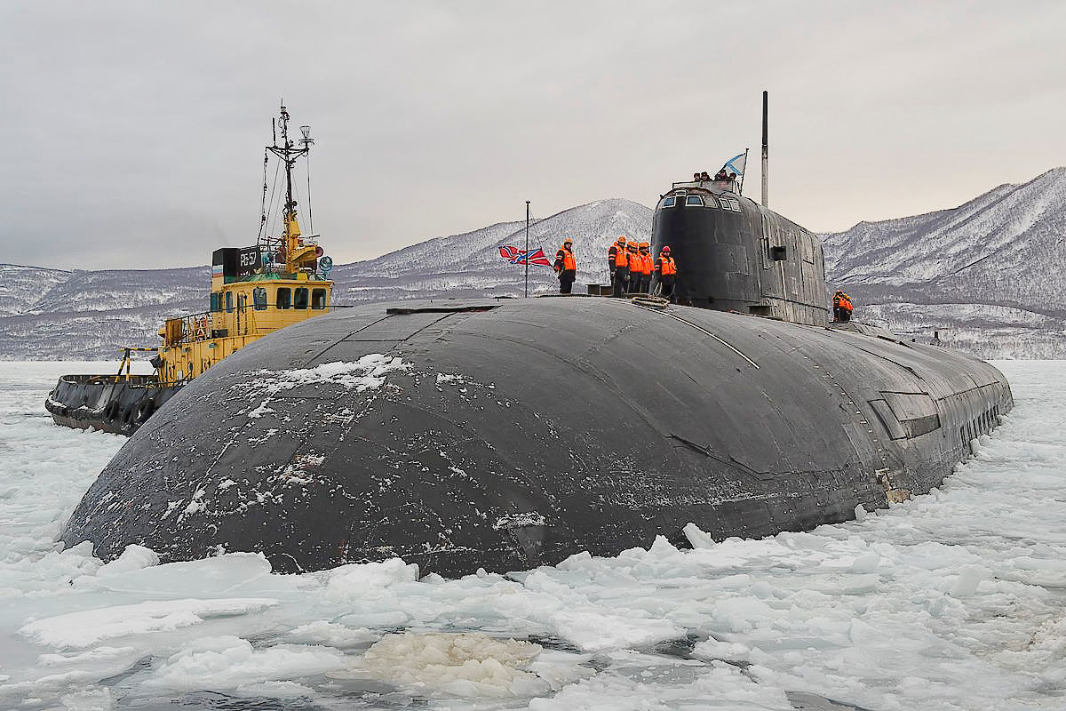 Le sous-marin nucléaire russe lanceur de missiles de croisière (SSGN) Tomsk à Vilyuchinsk