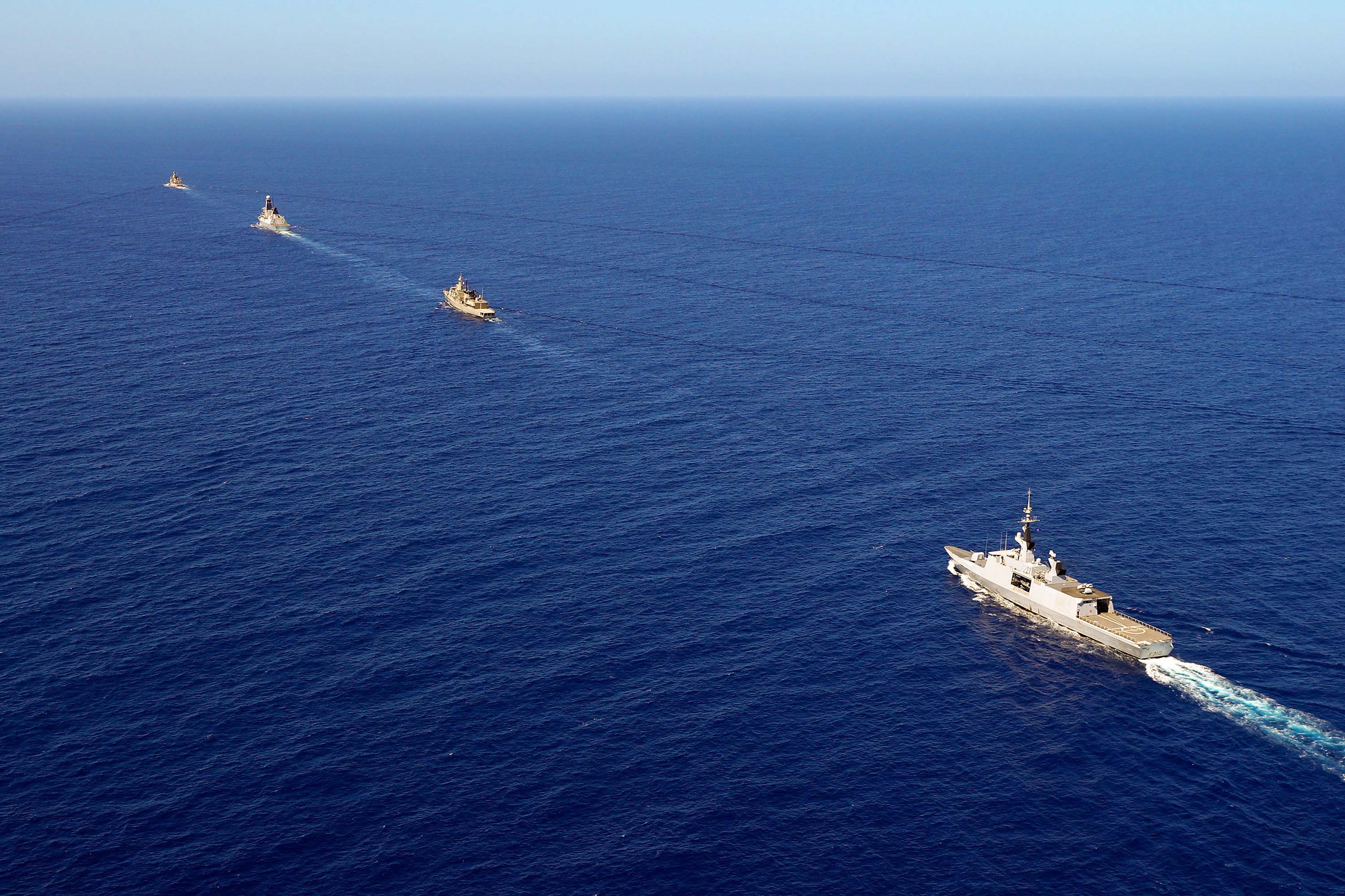 La frégate La Fayette participe à un exercice avec le groupe SNMG2 de l’OTAN et la marine grecque