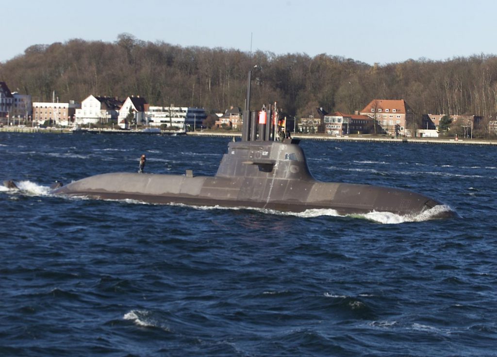 Le sous-marin allemand U-31 à Kiel Innenförde
