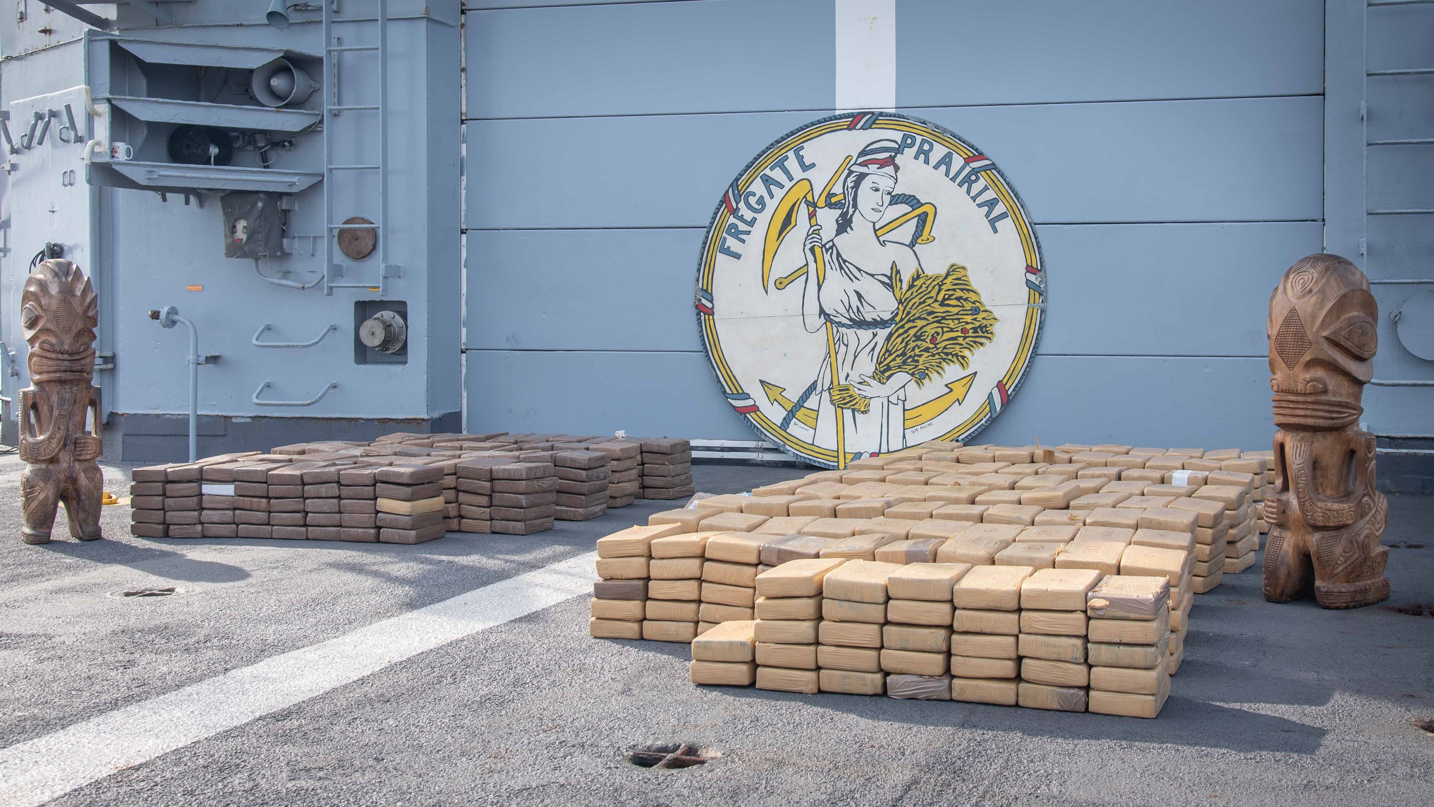 La frégate Prairial saisit près de 800 kg de cocaïne