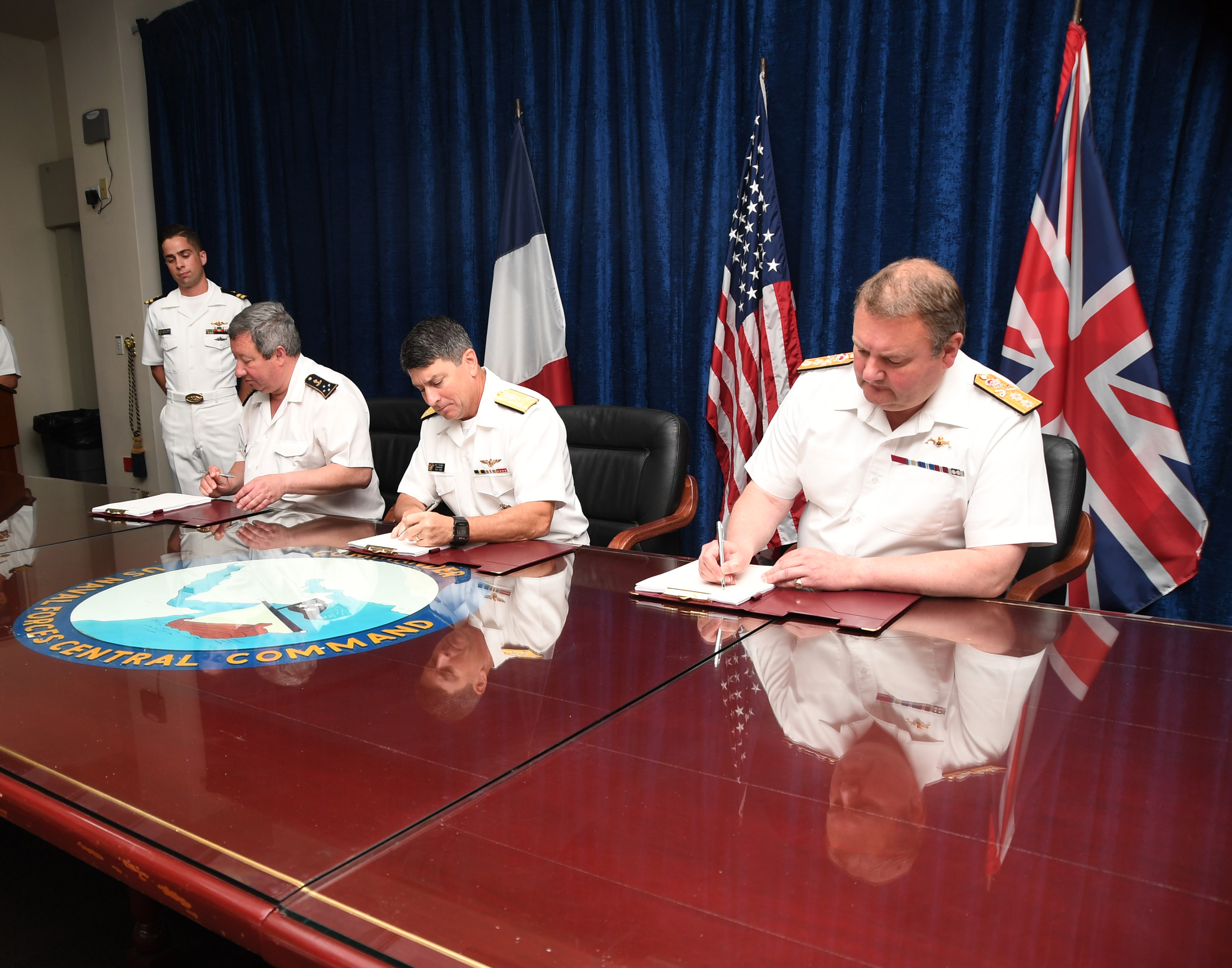Signature d’un accord de coordination des activités de lutte anti-sous-marine