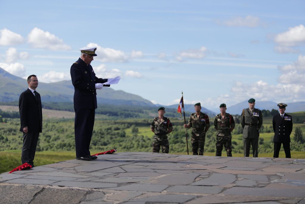 Cérémonie au monument des commandos d’Achnacarry (Highlands écossaises)