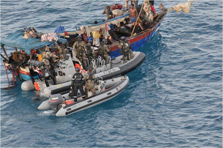 Interception de 5 navires malgaches en action de pêche illicite à Juan De Nova