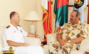 L'amiral Gillier rencontre le commandant des armées de Bahreïn