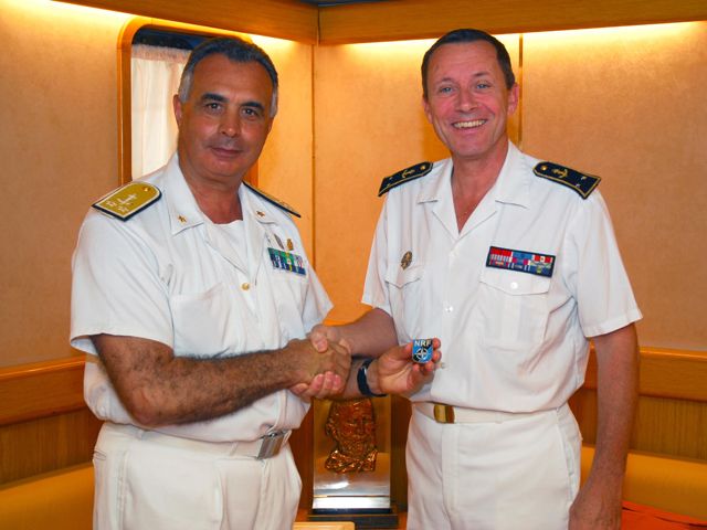 L’amiral Claudio Gaudiosi et le contre-amiral Jean - Louis Kerignard