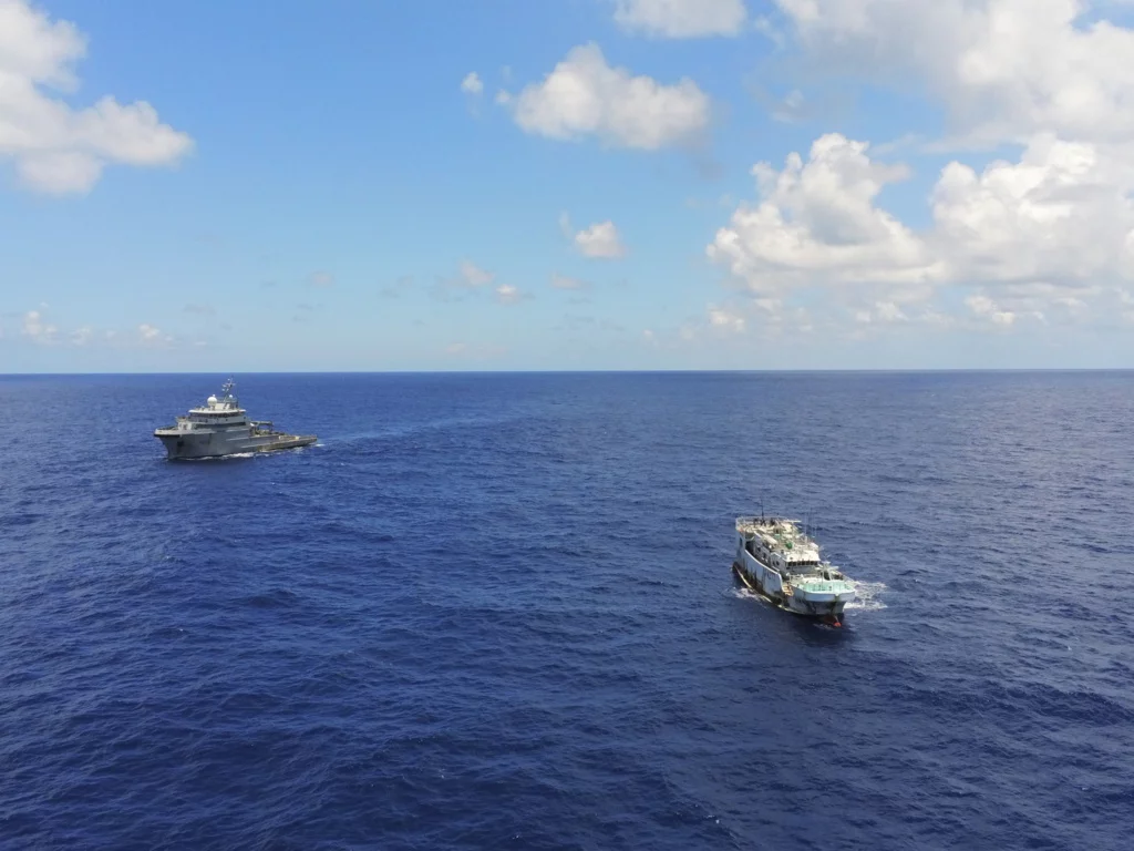 Le BSAOM Bougainville participe à la surveillance des pêches