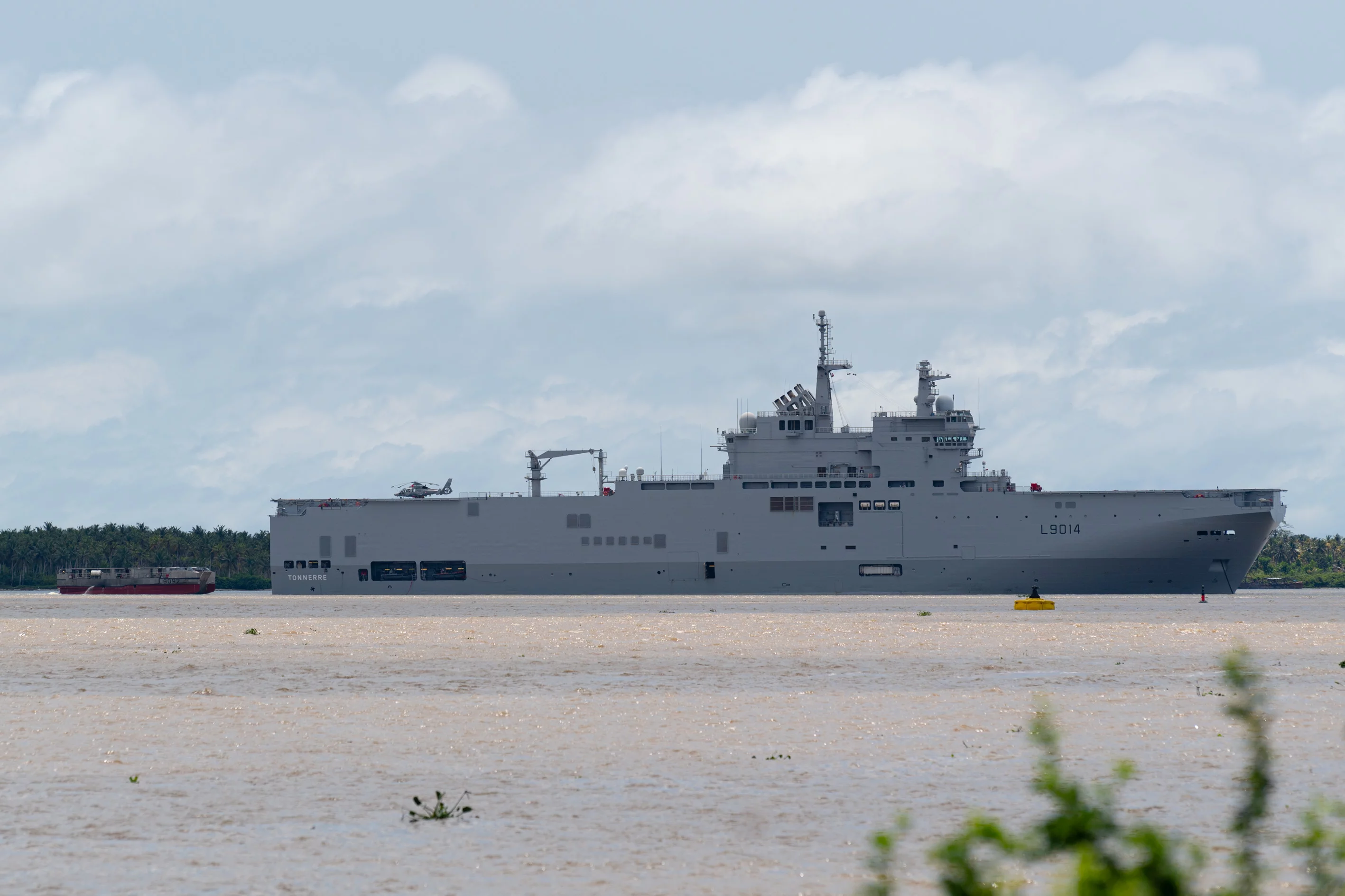 Le porte-hélicoptères Tonnerre