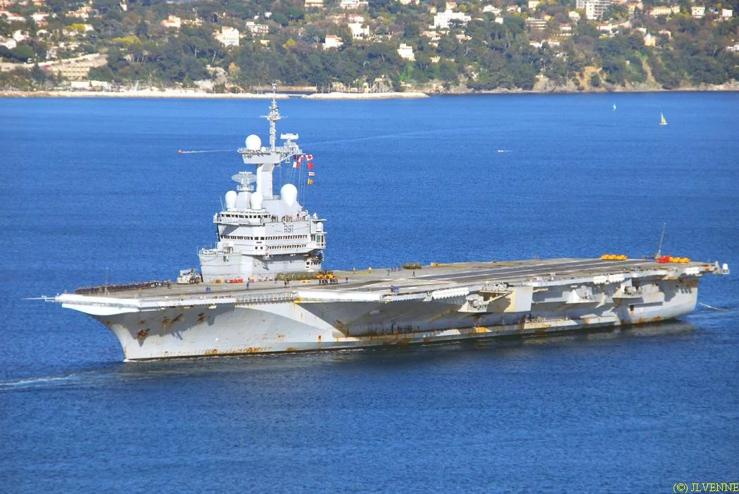 Le porte-avions Charles de Gaulle rentre de la mission Agapanthe