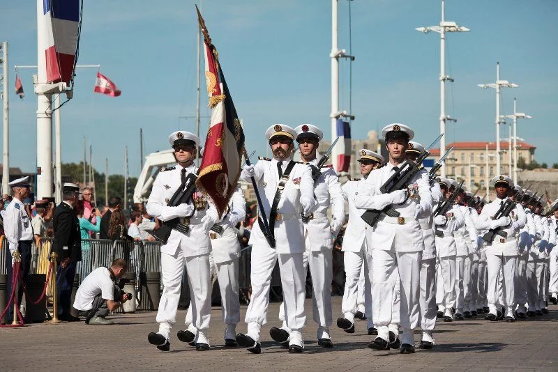 Le Bataillon des Marins-Pompiers de Marseille à l’honneur sur le Vieux Port pour le défilé du 14 juillet