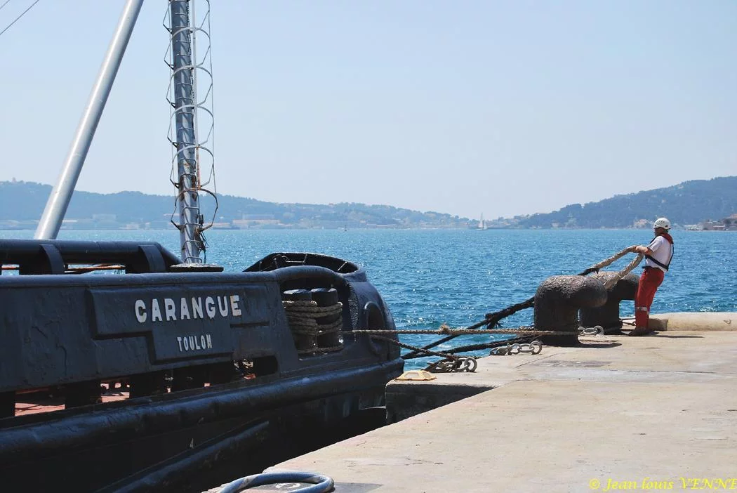 L'équipage largue les amarres