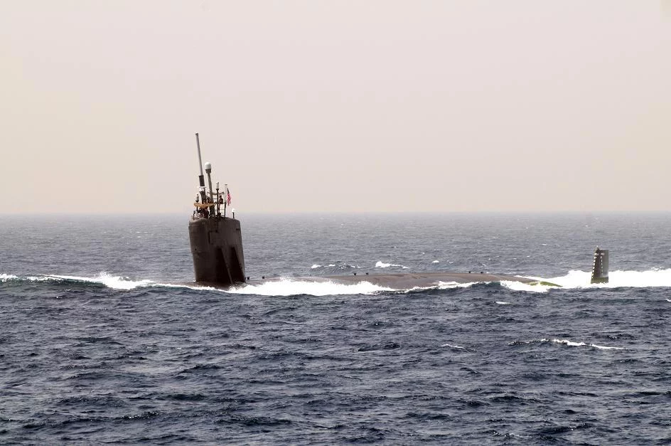 L'USS Hartford après des réparations provisoires