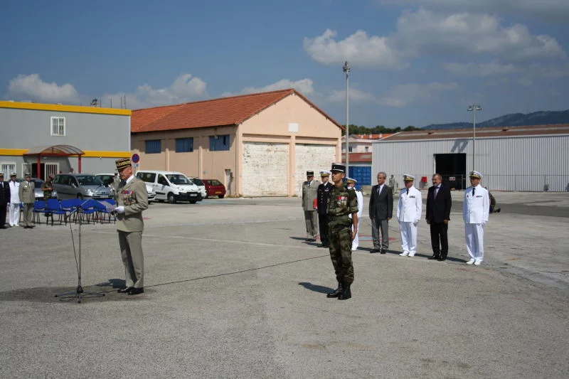 Le général Clément-Bollée lit l'ordre du jour