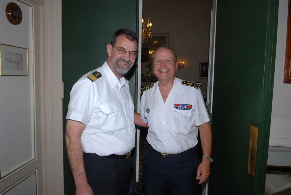 L'amiral Witthauer et l'amiral Launay le 6 août 2008 à Paris