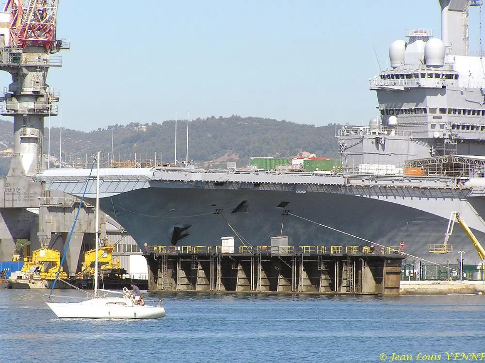 Ouverture de la porte du bassin du Charles de Gaulle