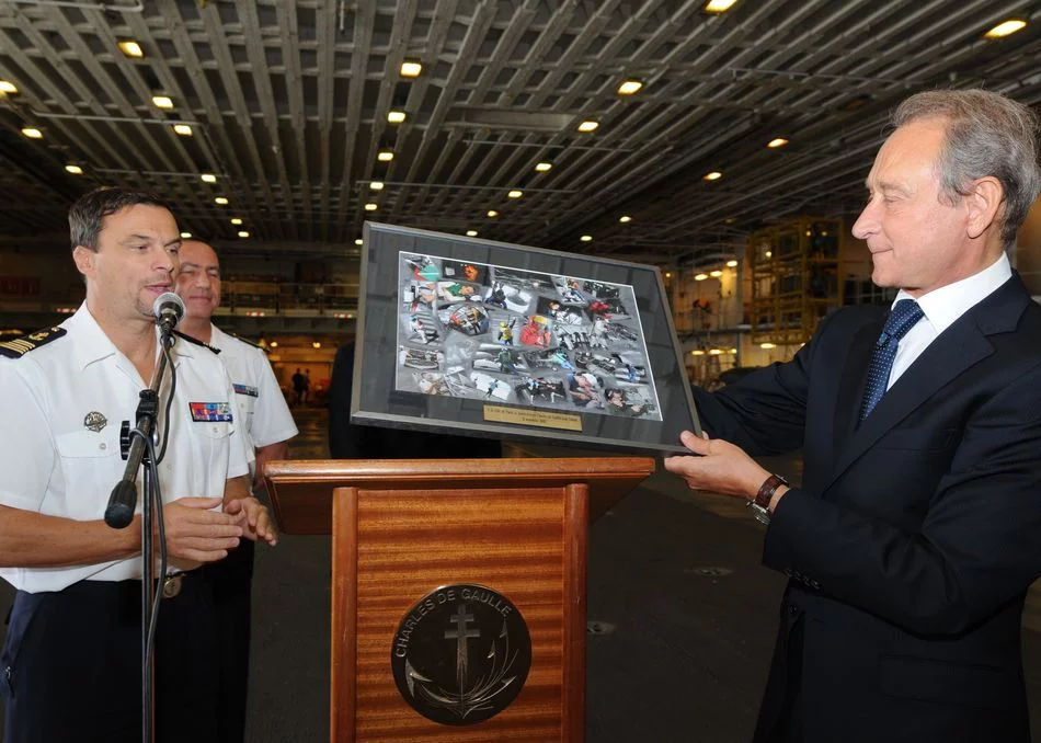 Bertand Delanoë à bord du Charles de Gaulle