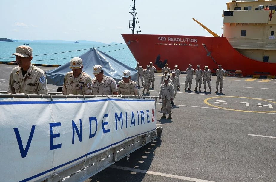 Des marins cambodgiens embarquent à bord de la frégate Vendémiaire