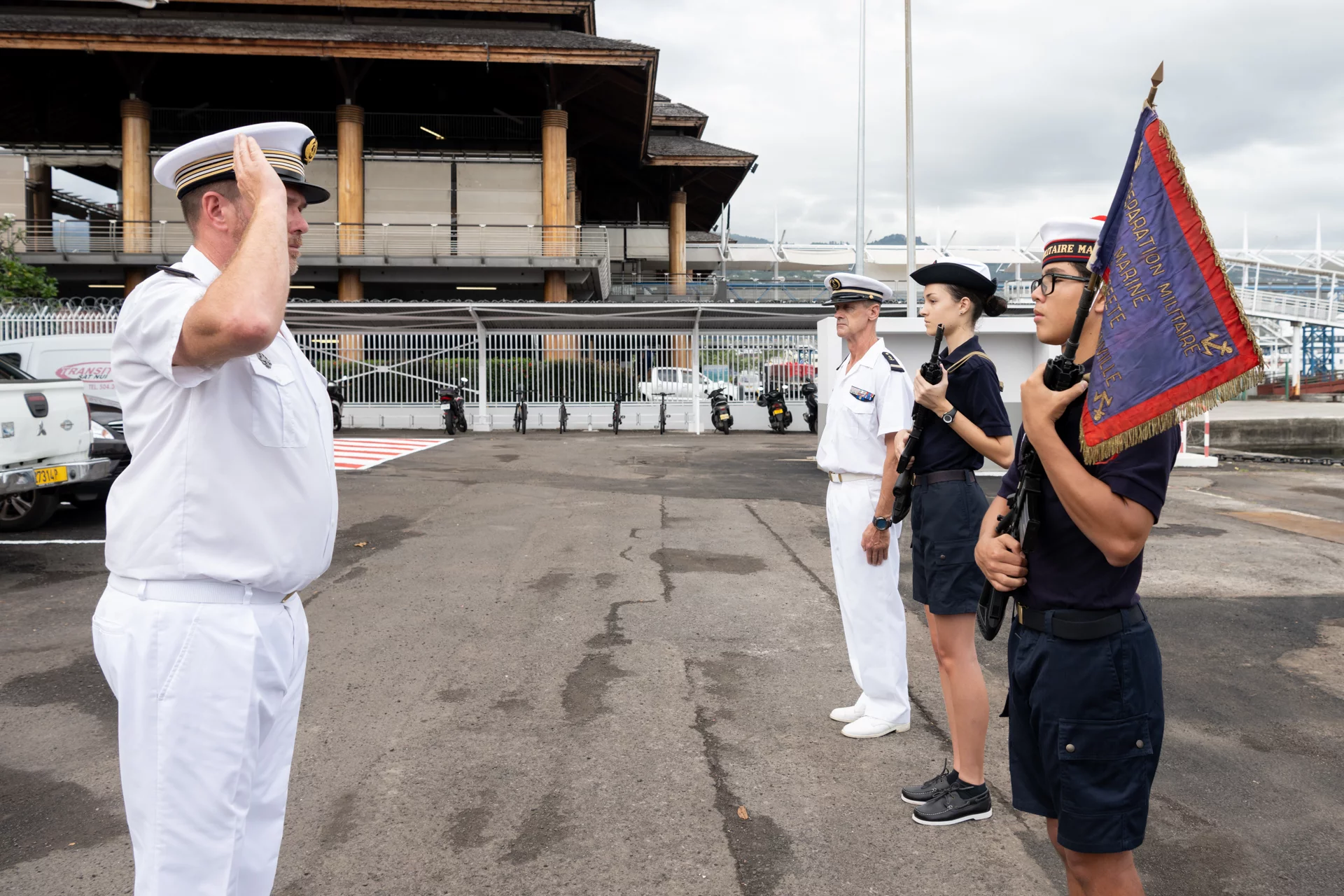 La PMM Bougainville de Papeete reçoit son fanion