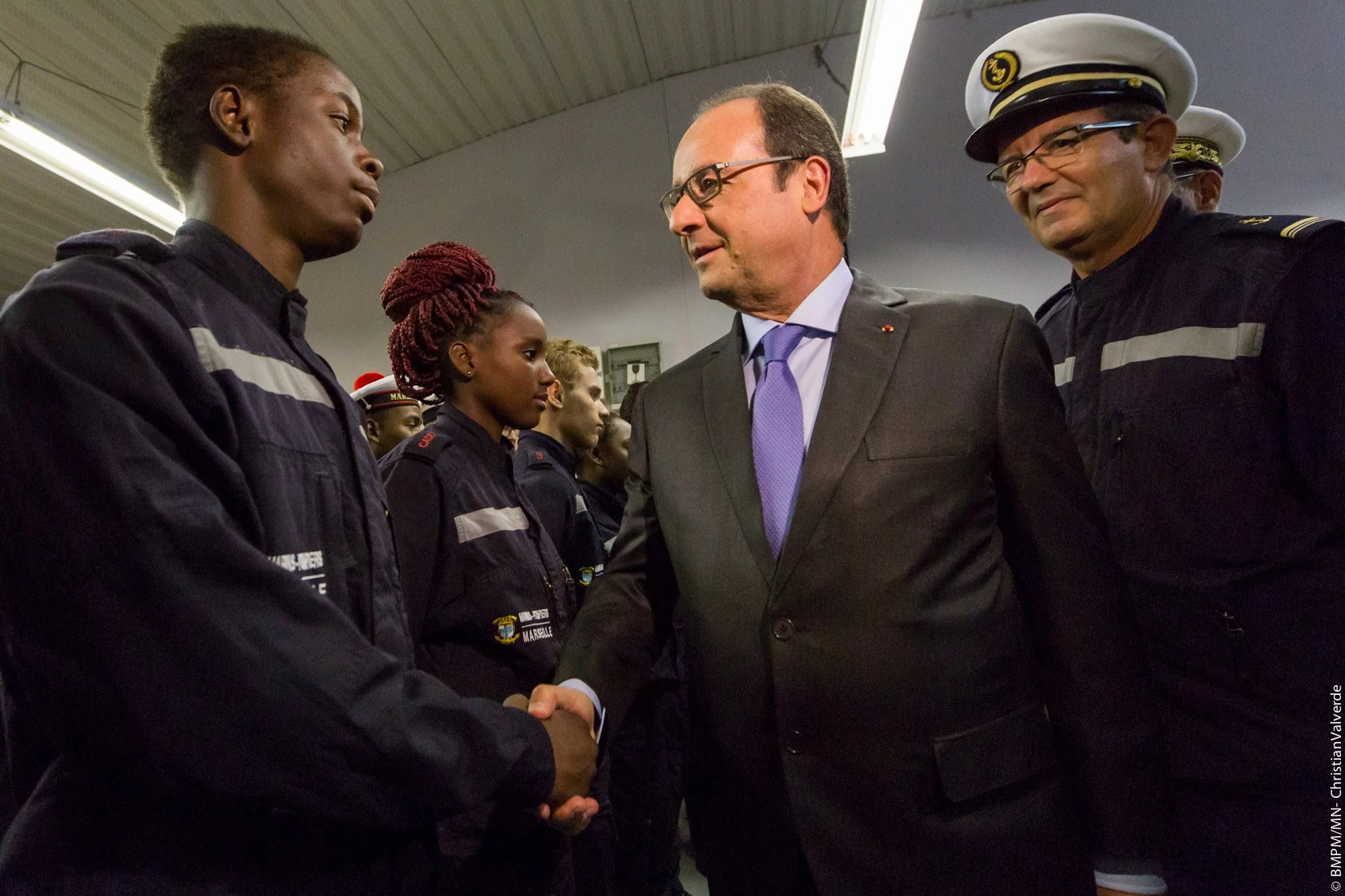 Le président de la République rencontre les cadets du Bataillon de marins-pompiers de Marseille