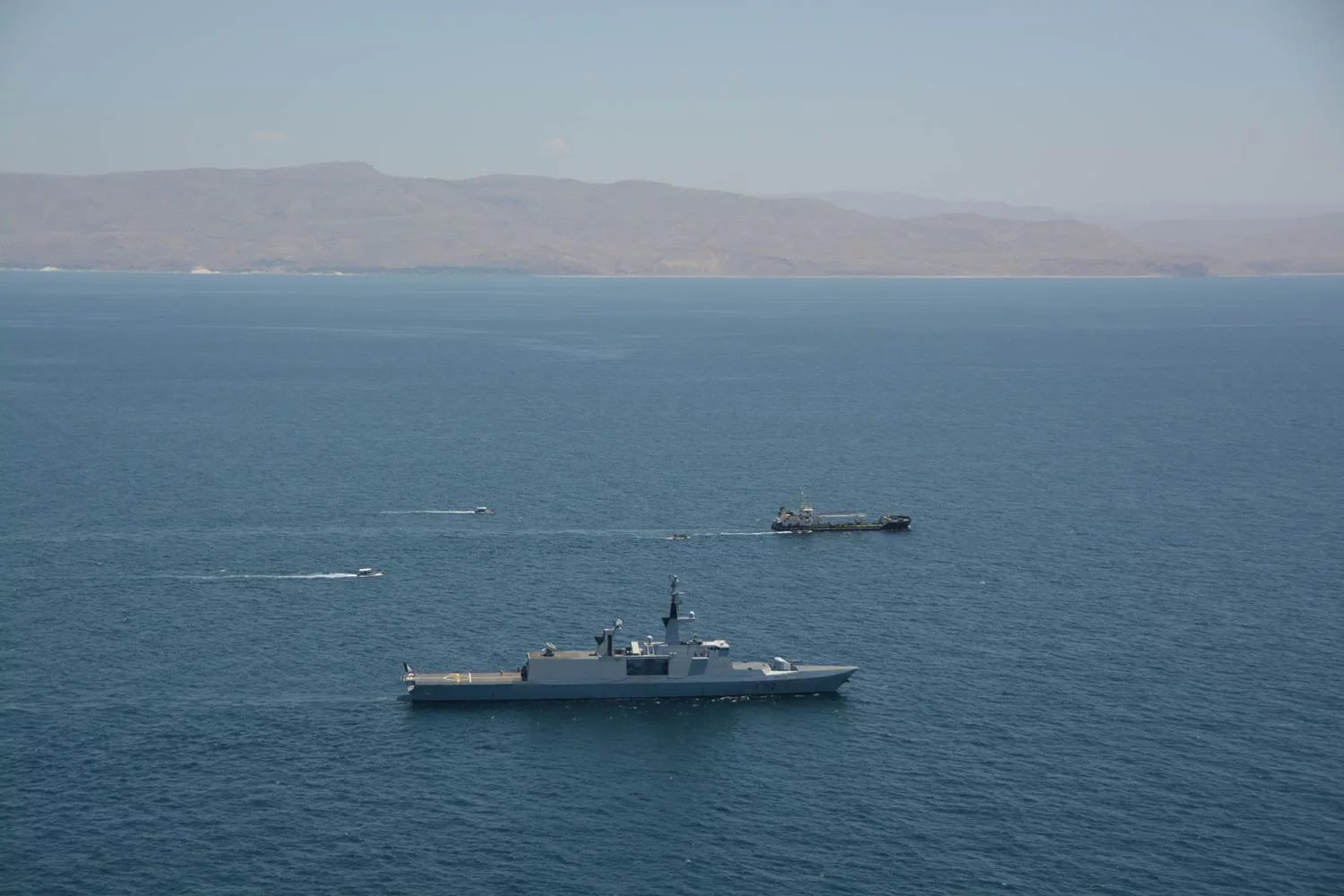 Somalie : la frégate Courbet escorte le pétrolier libéré