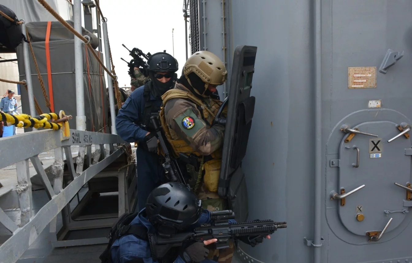 Entraînement franco-japonais d’intervention en milieu maritime à Djibouti