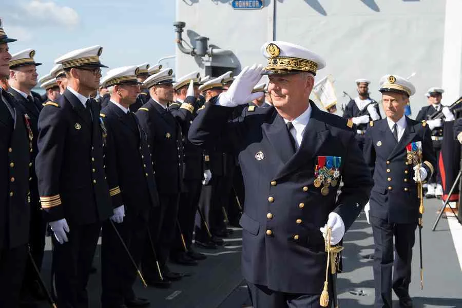 Le contre-amiral Thierry Catard à la barre de l’antenne brestoise de la Force d’Action Navale