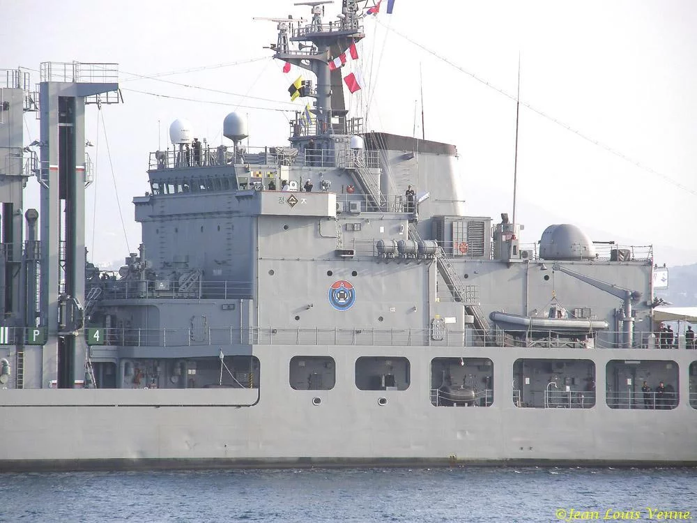 Le pétrolier-ravitailleur HWACHEON