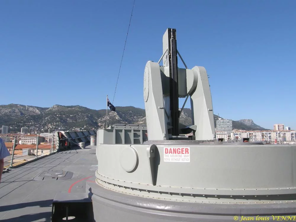 Le système de missiles Harpoon et SM1