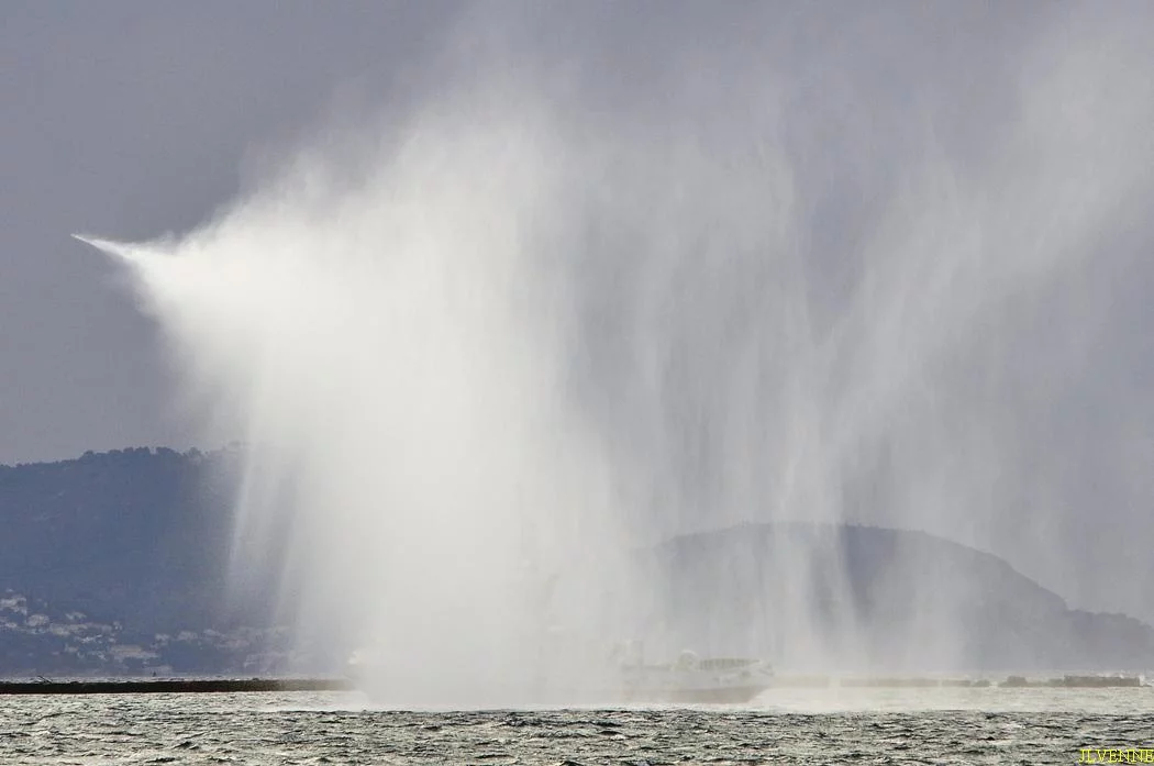 Arrivée du BPC Dixmude à Toulon