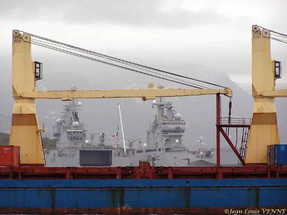 Le cargo Afra en route pour le large