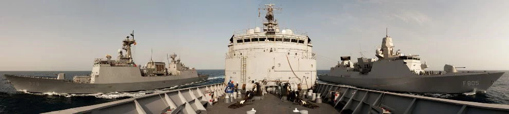 Vue panoramique des 3 navires-amiraux