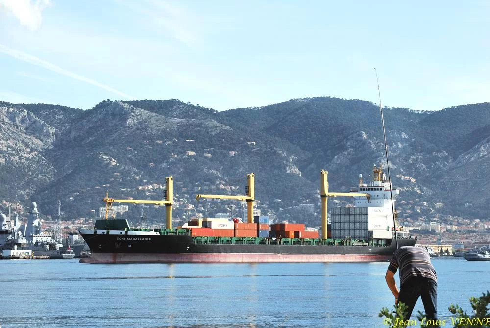Arrivée à Toulon du porte-conteneurs Magallanes