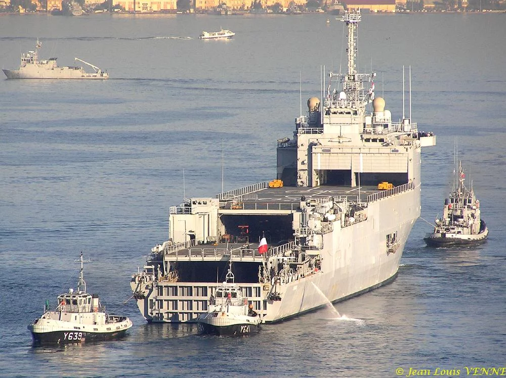 Le Siroco quitte le Lazaret pour Toulon