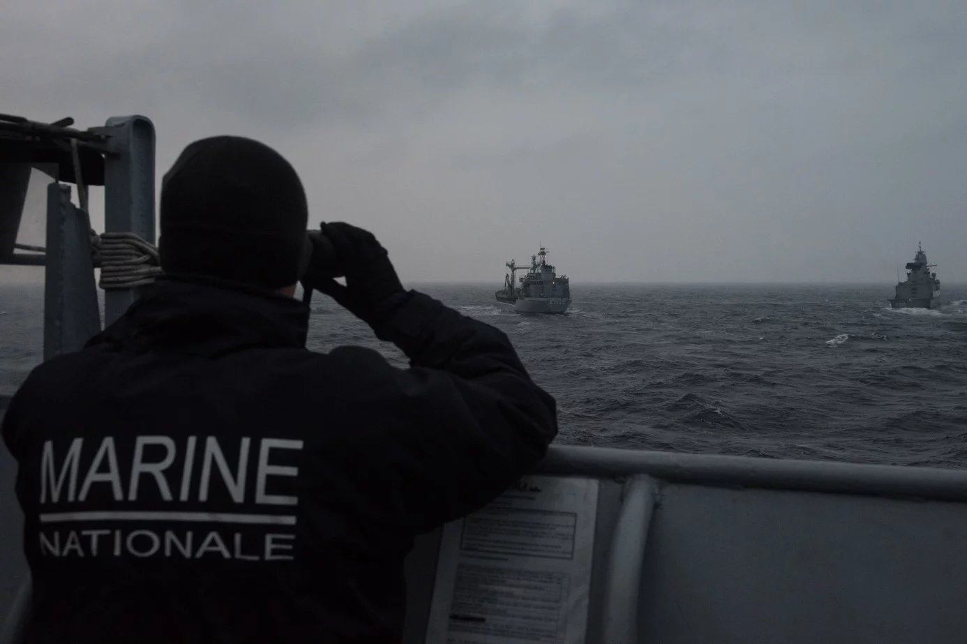 Le Primauguet, le bâtiment de soutien allemand Spessart et la frégate allemande Bayern