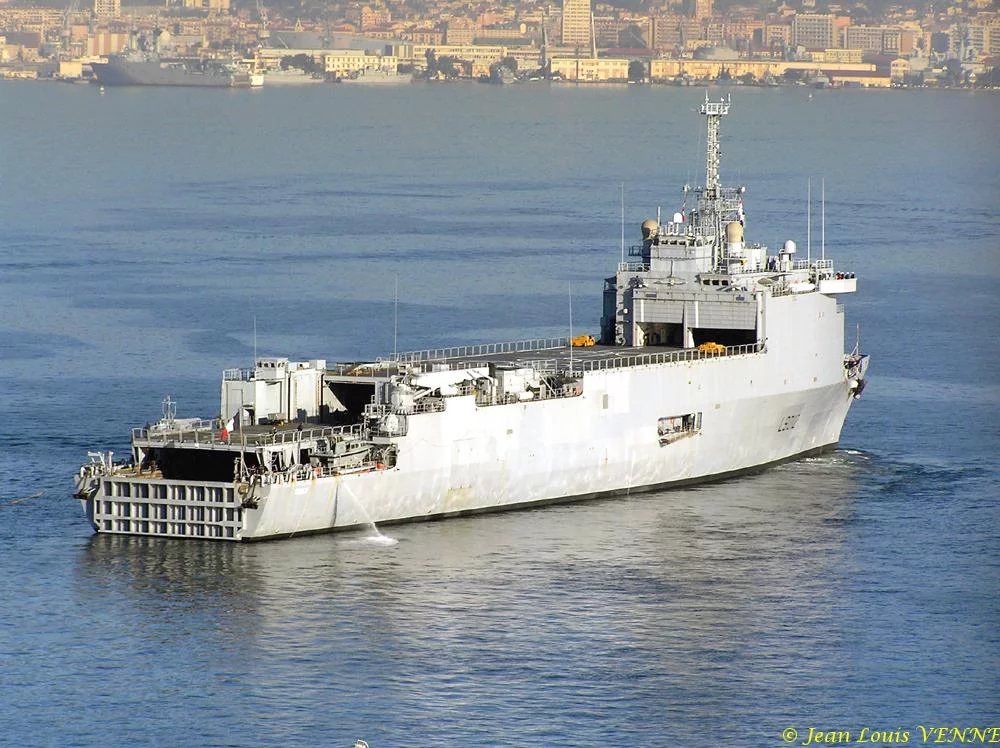 Le Siroco quitte le Lazaret pour Toulon