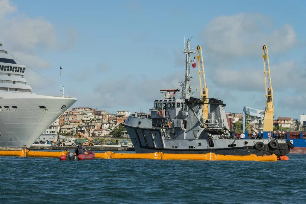 Lutte anti-pollution : la base navale de Fort-de-France pleinement opérationnelle