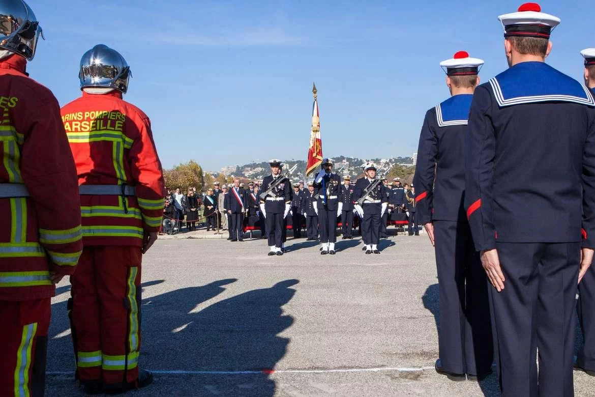 Cérémonie de présentation au drapeau au bataillon des marins-pompiers de Marseille