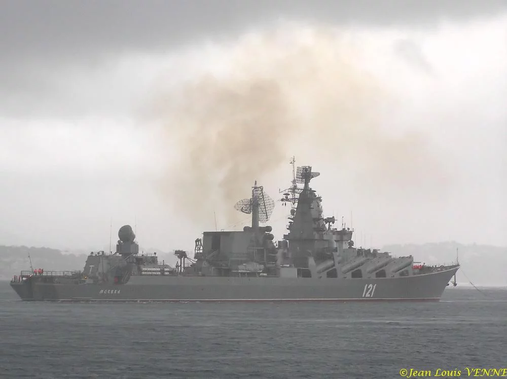 Le Moskva quitte Toulon